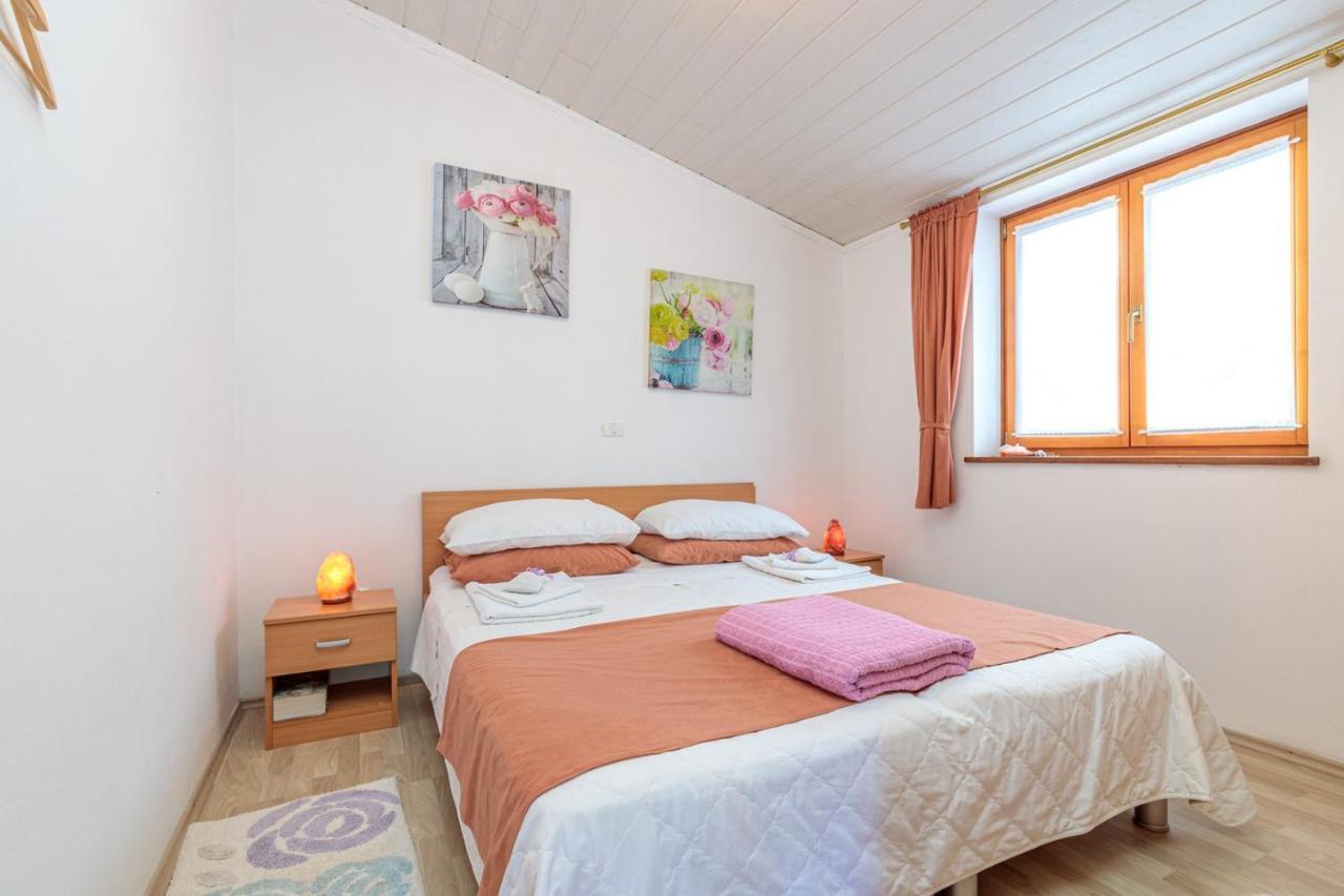 Apartments Sveti Leonard Oprtalj Bagian luar foto