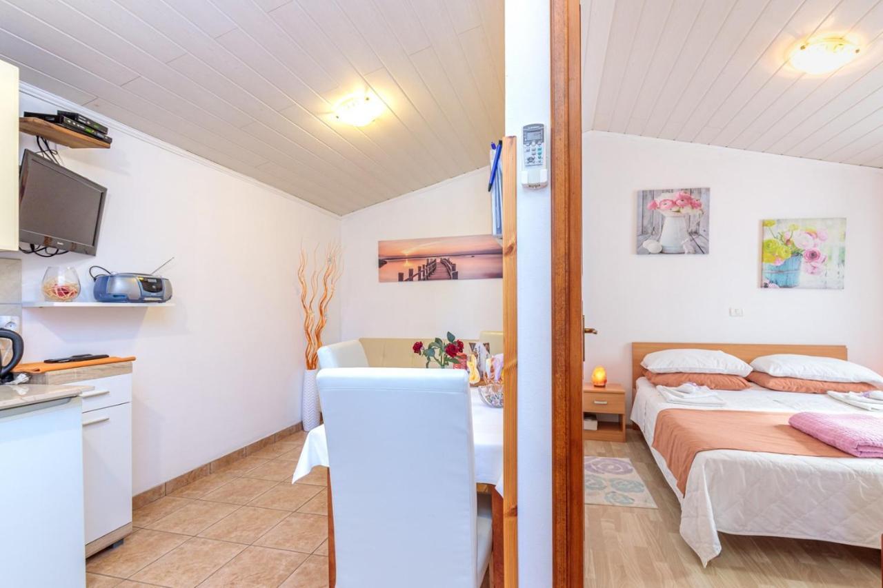 Apartments Sveti Leonard Oprtalj Bagian luar foto